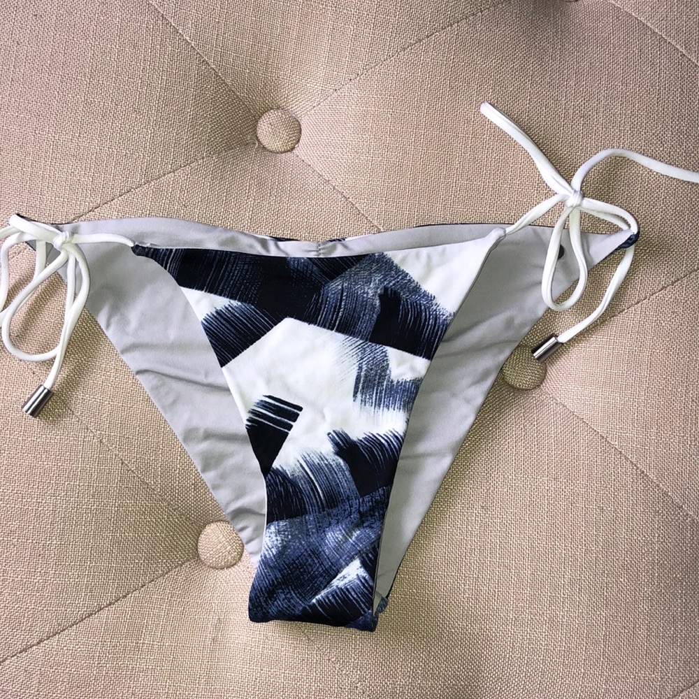 Cheeky side tie cinched butt bikini bottoms